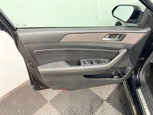 Used 2018 Hyundai Sonata Limited FWD image 20