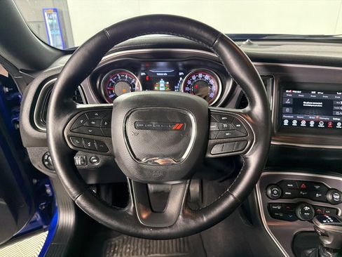 Used 2019 Dodge Challenger SXT w/ Driver Convenience Group image 15