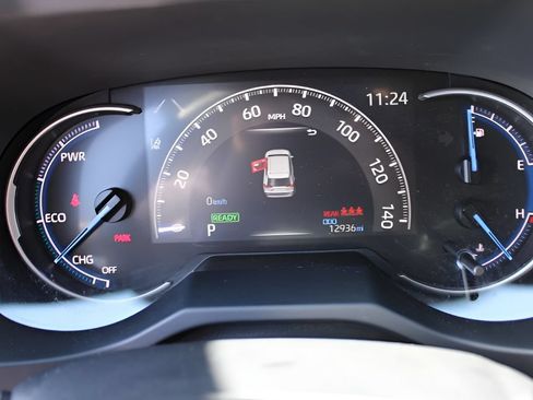 Used 2025 Toyota RAV4 LE AWD/4WD image 11