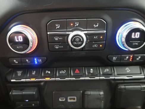 Used 2020 GMC Sierra 2500 Denali w/ Denali Ultimate Package AWD/4WD image 21