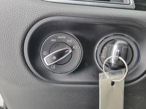 Used 2018 Porsche Macan image 21