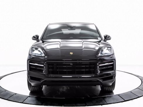 Certified 2025 Porsche Cayenne Coupe image 10