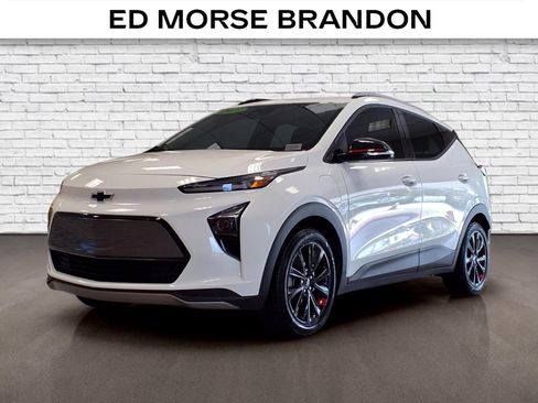 Used 2023 Chevrolet Bolt EUV LT w/ Comfort Package FWD image 1