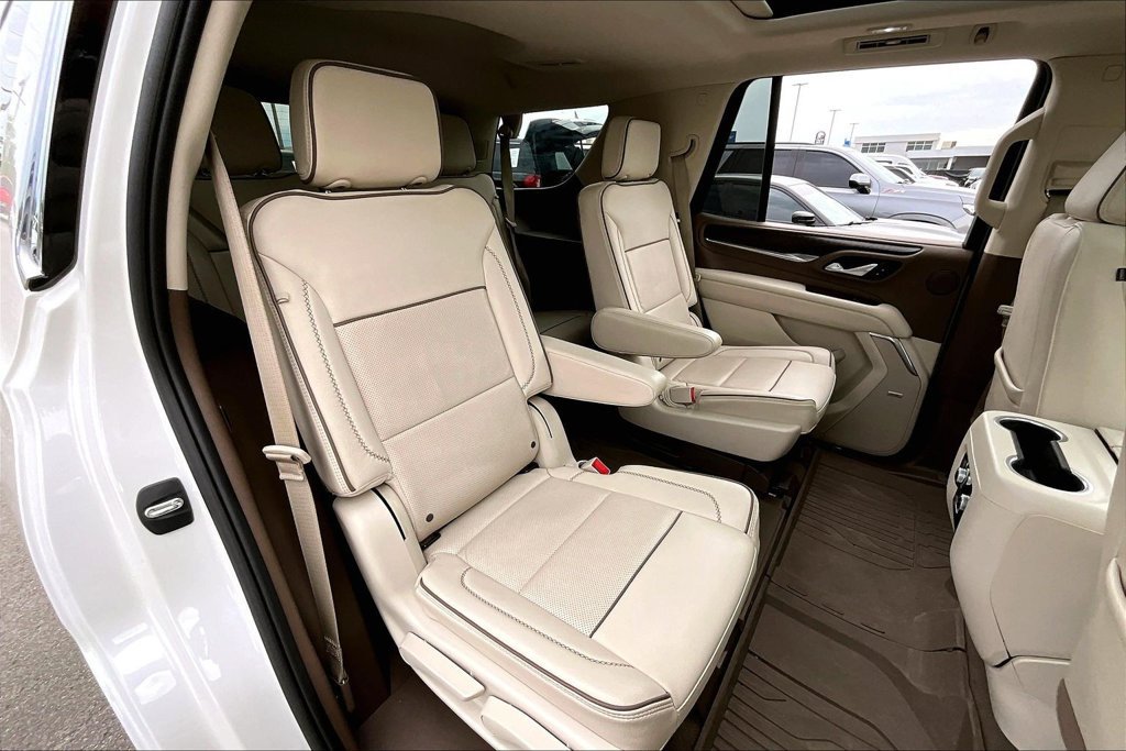 Used 2023 GMC Yukon Denali AWD/4WD image 24