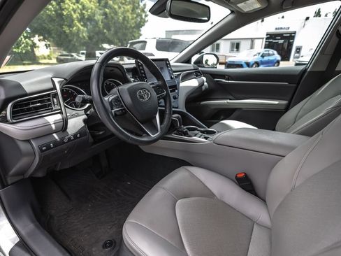 Used 2022 Toyota Camry XLE FWD image 17