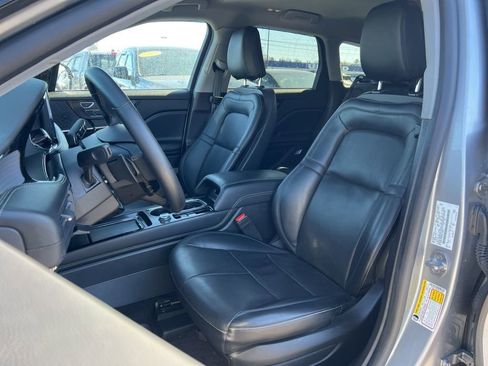 Used 2022 Lincoln Corsair Standard w/ Equipment Group 101A image 18