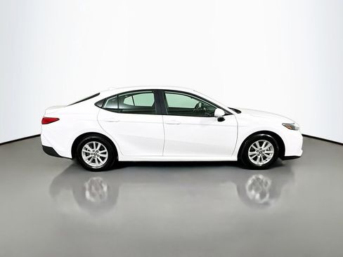 Used 2025 Toyota Camry LE image 4