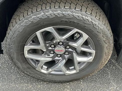 New 2026 GMC Sierra 1500 SLT w/ SLT Premium Plus Package AWD/4WD image 18