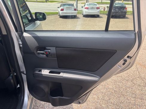 Used 2009 Scion xB FWD image 10
