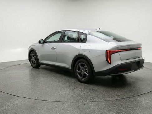 Used 2025 Kia K4 FWD image 6