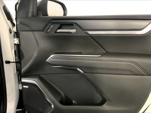 Used 2025 GMC Acadia Elevation AWD/4WD image 19
