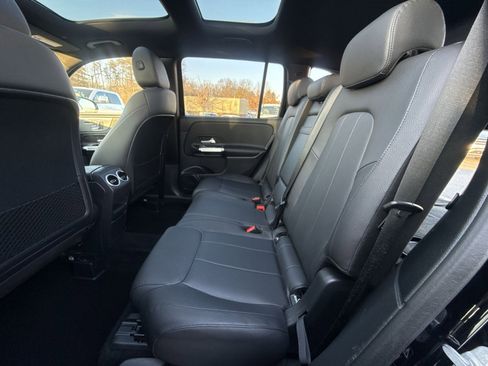 Used 2023 Mercedes-Benz GLB 250 4MATIC w/ Premium Package image 25