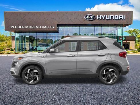 New 2025 Hyundai Venue SEL image 3