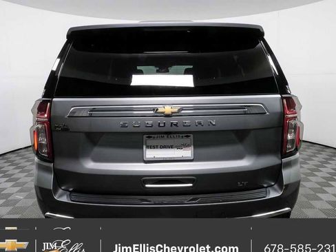 Certified 2024 Chevrolet Suburban LT RWD image 30