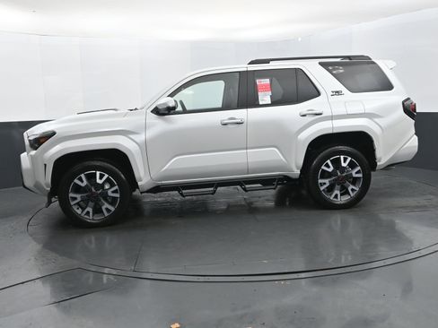 Used 2025 Toyota 4Runner TRD Sport Premium AWD/4WD image 2