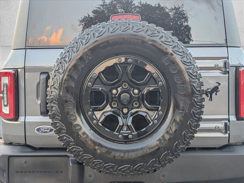 Used 2023 Ford Bronco Wildtrak image 23