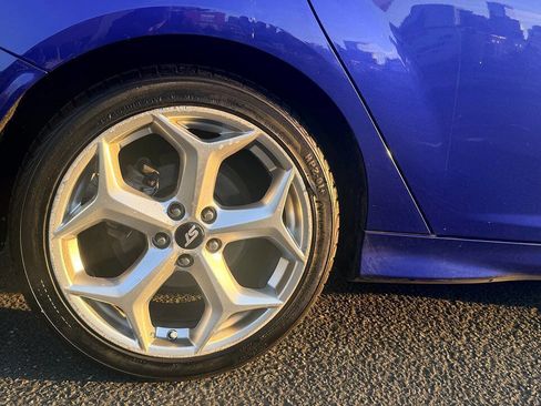 Used 2013 Ford Focus ST image 39