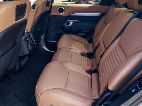 New 2026 Land Rover Discovery Limited Edition AWD/4WD image 19