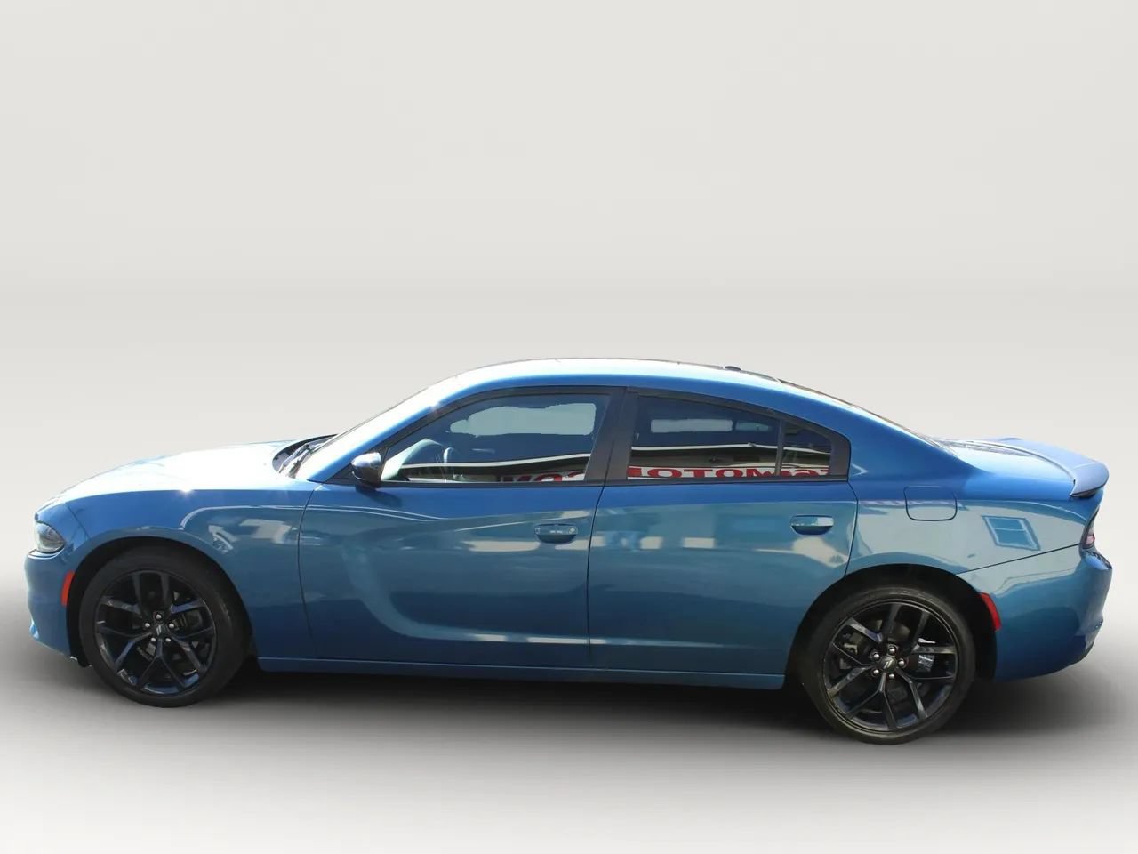 Used 2022 Dodge Charger SXT w/ Blacktop Package RWD image 5