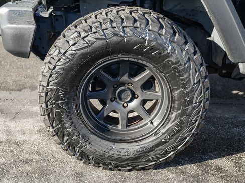 Used 2017 Jeep Wrangler Unlimited Sport w/ Quick Order Package 24S image 8