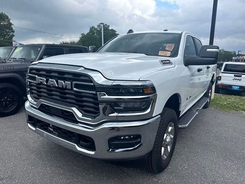 Used 2026 RAM 2500 Big Horn AWD/4WD image 2