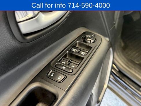 Used 2023 Jeep Renegade Latitude AWD/4WD image 13