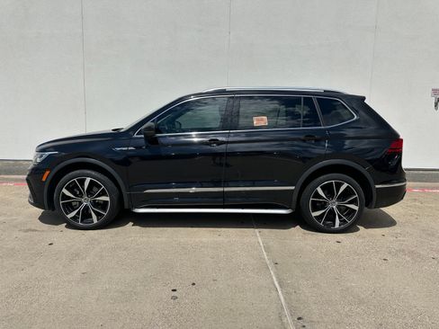 Used 2024 Volkswagen Tiguan SEL R-Line AWD/4WD image 4