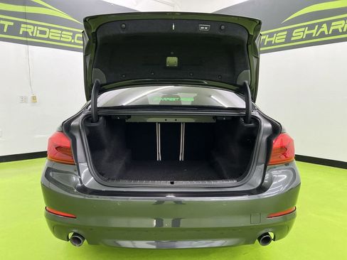 Used 2018 BMW 530i xDrive AWD/4WD image 9