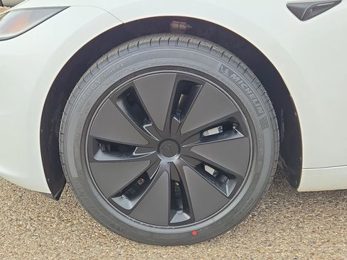 Used 2024 Tesla Model 3 Standard Range image 11