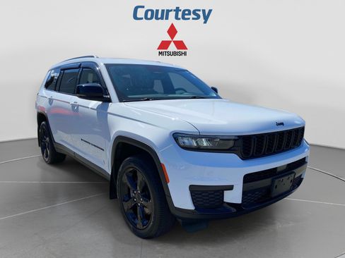 Used 2023 Jeep Grand Cherokee L Laredo AWD/4WD image 9