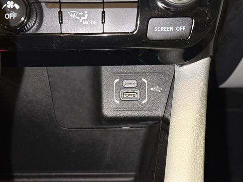Used 2022 Jeep Compass Latitude FWD image 27