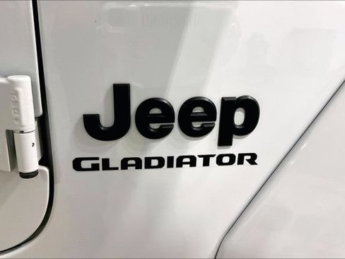 Used 2021 Jeep Gladiator Sport AWD/4WD image 8