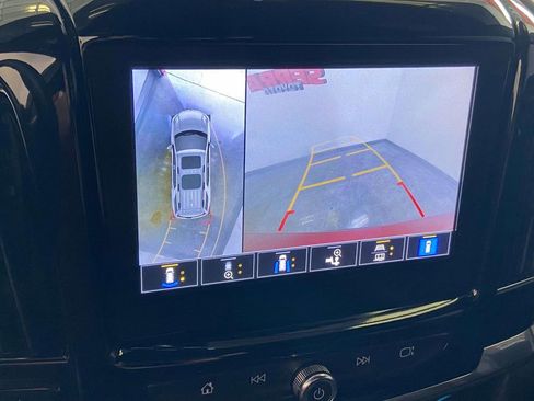 Used 2023 Chevrolet Traverse RS image 28