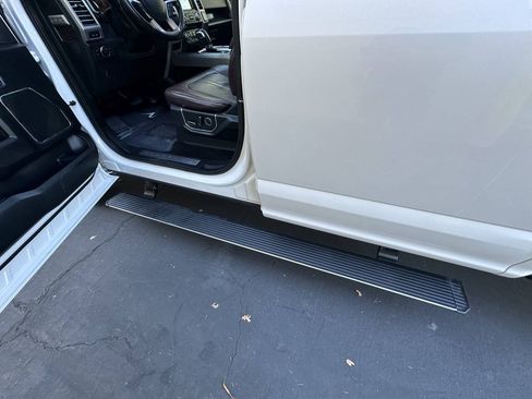 Used 2017 Ford F150 Platinum w/ Equipment Group 701A Luxury AWD/4WD image 18