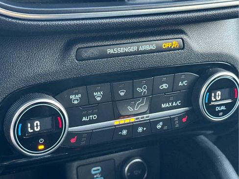 Used 2021 Ford Escape Titanium image 25