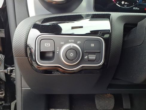 Used 2025 Mercedes-Benz CLA 250 image 23