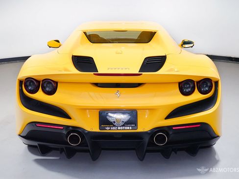 Used 2022 Ferrari F8 Tributo RWD image 8
