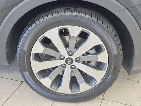 Used 2020 Kia Telluride S w/ S 8 Passenger Seating Package FWD image 12
