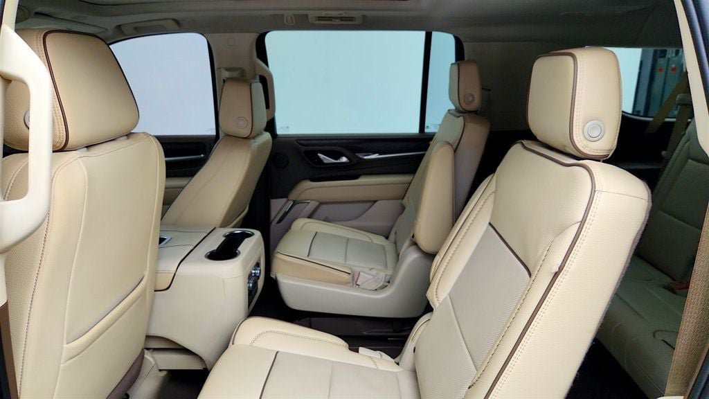 Used 2023 GMC Yukon XL Denali AWD/4WD image 21
