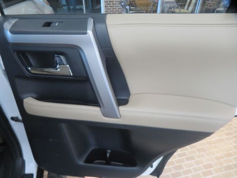 Used 2016 Toyota 4Runner SR5 RWD image 21
