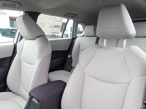 New 2026 Toyota Corolla Cross L image 25