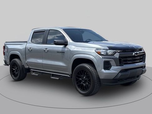 Used 2024 Chevrolet Colorado LT AWD/4WD image 1