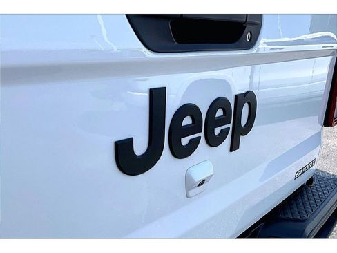 Used 2020 Jeep Gladiator Sport w/ Quick Order Package 24S AWD/4WD image 11
