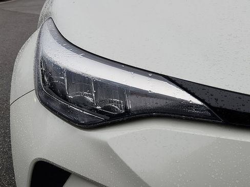 Used 2021 Toyota C-HR LE image 9