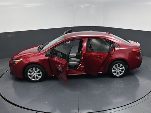 Used 2025 Toyota Corolla LE FWD image 24