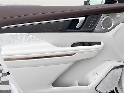 Certified 2025 Buick Enclave Avenir w/ Super Cruise Package image 8