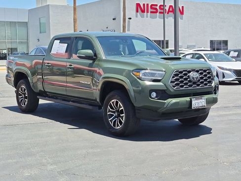 Used 2021 Toyota Tacoma TRD Sport w/ Technology Package RWD image 6