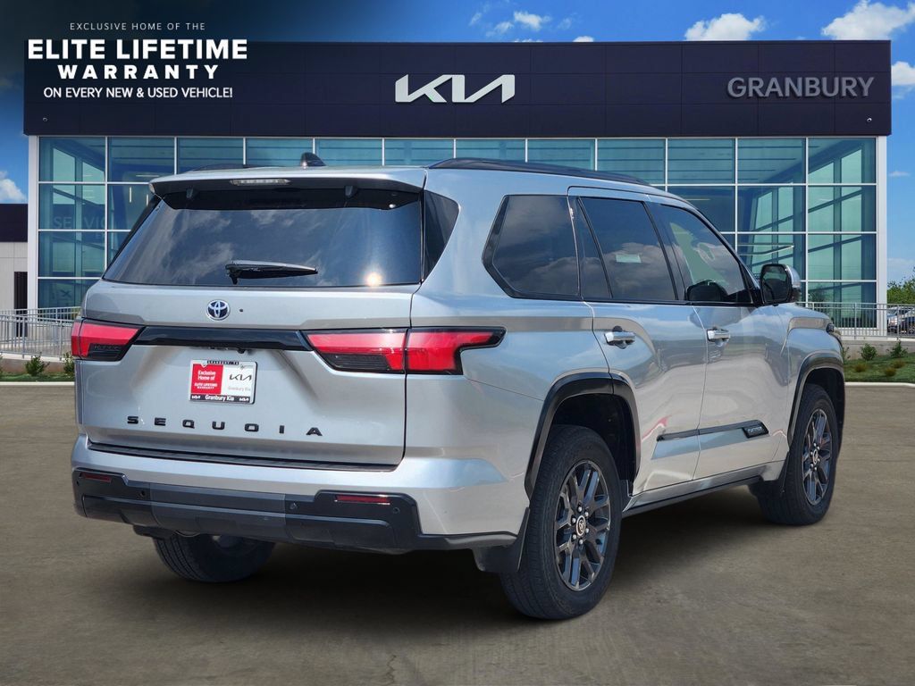 Used 2023 Toyota Sequoia Platinum AWD/4WD image 5