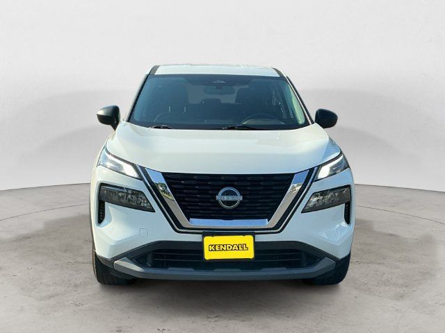Used 2023 Nissan Rogue S AWD/4WD image 2