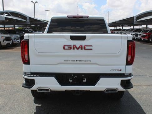 Used 2024 GMC Sierra 1500 AT4 w/ Technology Package AWD/4WD image 4